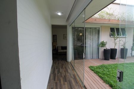 Casa à venda com 697m², 4 quartos e 5 vagasQuintal