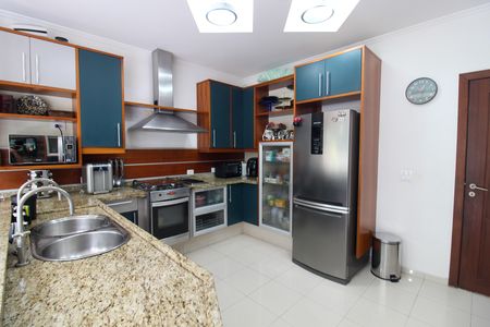 Casa à venda com 697m², 4 quartos e 5 vagasCozinha