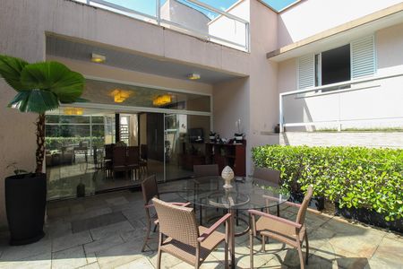 Casa à venda com 697m², 4 quartos e 5 vagasChurrasqueira
