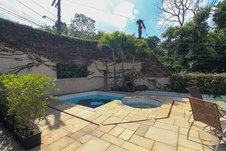 Casa à venda com 697m², 4 quartos e 5 vagasPiscina