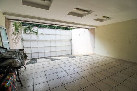 Garagem de casa à venda com 4 quartos, 697m² em Parque dos Principes, São Paulo