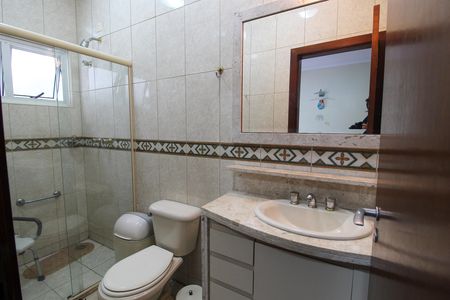 Banheiro do Quarto 2 de casa à venda com 4 quartos, 697m² em Parque dos Principes, São Paulo