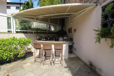 Casa à venda com 697m², 4 quartos e 5 vagasChurrasqueira