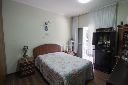 Casa à venda com 697m², 4 quartos e 5 vagasQuarto 2