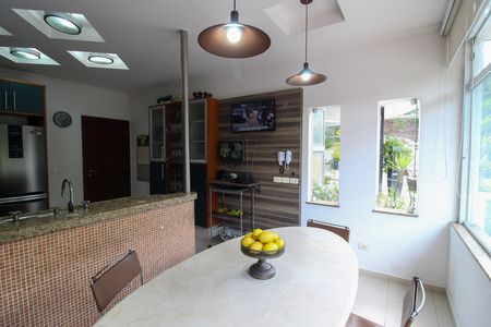 Casa à venda com 697m², 4 quartos e 5 vagasCozinha