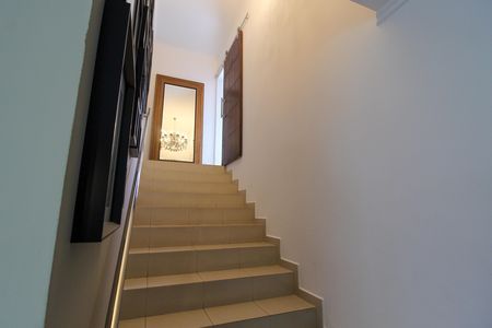Casa à venda com 697m², 4 quartos e 5 vagasEscada