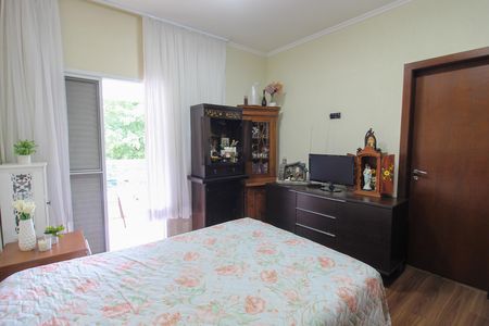 Casa à venda com 697m², 4 quartos e 5 vagasQuarto 2