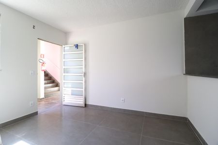 Sala de apartamento para alugar com 2 quartos, 44m² em Mansour, Uberlândia