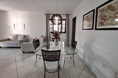 Sala de casa à venda com 2 quartos, 97m² em Itaipu, Niterói