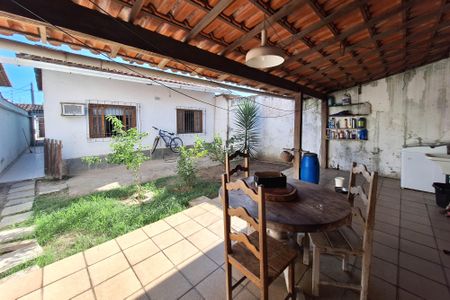 Casa à venda com 97m², 2 quartos e 2 vagasQuintal