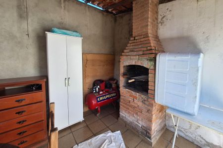 Casa à venda com 97m², 2 quartos e 2 vagasQuintal