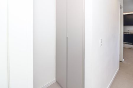 Apartamento para alugar com 68m², 2 quartos e 1 vagaRoupeiro