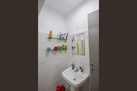 Apartamento à venda com 90m², 2 quartos e 1 vaga Apartamento à venda com 90m², 2 quartos e 1 vagaBanheiro