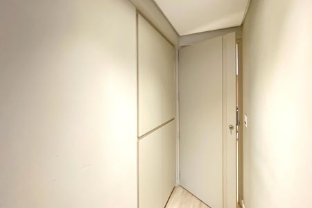 Apartamento à venda com 150m², 4 quartos e 4 vagas Apartamento à venda com 150m², 4 quartos e 4 vagasCorredor