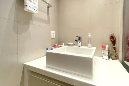 Apartamento à venda com 150m², 4 quartos e 4 vagas Apartamento à venda com 150m², 4 quartos e 4 vagasBanheiro
