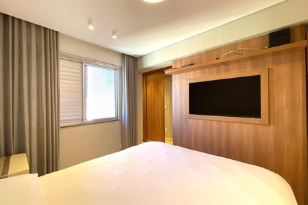 Apartamento à venda com 150m², 4 quartos e 4 vagas Apartamento à venda com 150m², 4 quartos e 4 vagasSuite