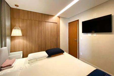 Apartamento à venda com 150m², 4 quartos e 4 vagas Apartamento à venda com 150m², 4 quartos e 4 vagasSuite 2