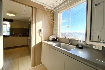 Apartamento à venda com 150m², 4 quartos e 4 vagas Apartamento à venda com 150m², 4 quartos e 4 vagasÁrea de Serviço