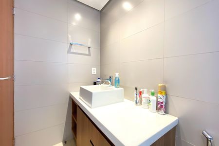 Apartamento à venda com 150m², 4 quartos e 4 vagas Apartamento à venda com 150m², 4 quartos e 4 vagasBanheiro da Suíte