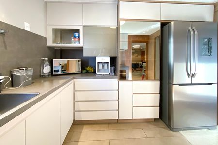 Apartamento à venda com 150m², 4 quartos e 4 vagas Apartamento à venda com 150m², 4 quartos e 4 vagasCozinha