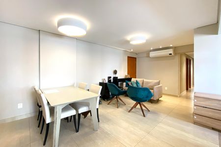 Apartamento à venda com 150m², 4 quartos e 4 vagas Apartamento à venda com 150m², 4 quartos e 4 vagasSala