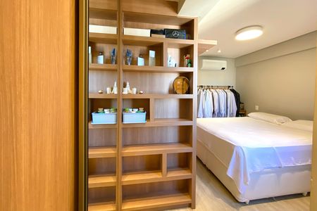 Apartamento à venda com 150m², 4 quartos e 4 vagas Apartamento à venda com 150m², 4 quartos e 4 vagasCloset da suíte