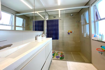 Apartamento à venda com 150m², 4 quartos e 4 vagas Apartamento à venda com 150m², 4 quartos e 4 vagasBanheiro da Suíte 2