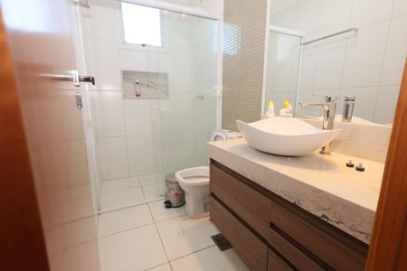 Apartamento para alugar com 96m², 3 quartos e 2 vagasBanheiro Corredor