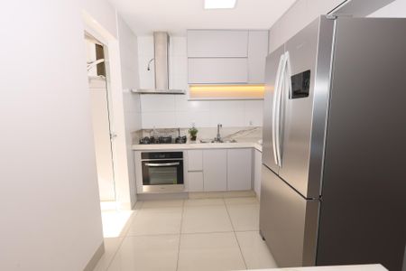 Cozinha de apartamento para alugar com 3 quartos, 96m² em Parque Amazonia, Goiânia