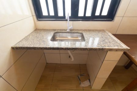 Casa para alugar com 65m², 1 quarto e 2 vagasCozinha e Área de Serviço