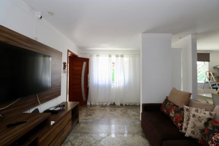 Sala de casa para alugar com 2 quartos, 120m² em Jardim Placaford, Salvador