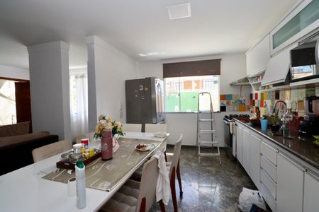 Casa para alugar com 120m², 2 quartos e 2 vagas Casa para alugar com 120m², 2 quartos e 2 vagasCozinha