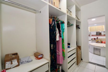 Casa para alugar com 120m², 2 quartos e 2 vagas Casa para alugar com 120m², 2 quartos e 2 vagasCloset