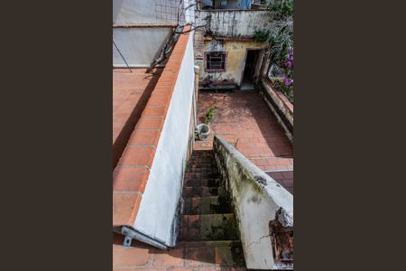 Casa para alugar com 500m², 10 quartos e 15 vagas Casa para alugar com 500m², 10 quartos e 15 vagasEscada