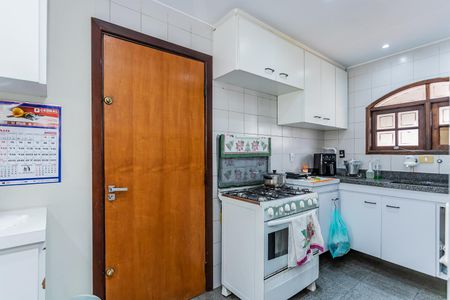 Casa para alugar com 500m², 10 quartos e 15 vagas Casa para alugar com 500m², 10 quartos e 15 vagasCopa e cozinha