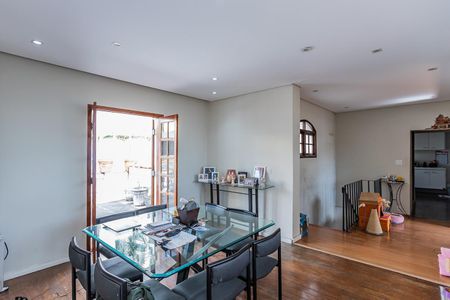 Casa para alugar com 500m², 10 quartos e 15 vagas Casa para alugar com 500m², 10 quartos e 15 vagasSala jantar