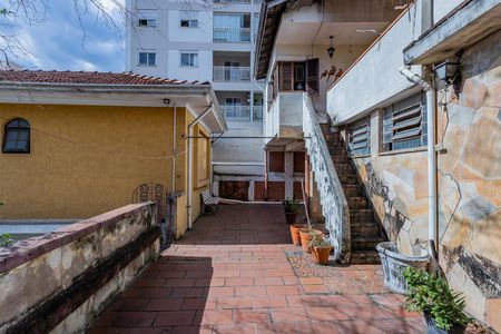 Casa para alugar com 500m², 10 quartos e 15 vagas Casa para alugar com 500m², 10 quartos e 15 vagasQuintal