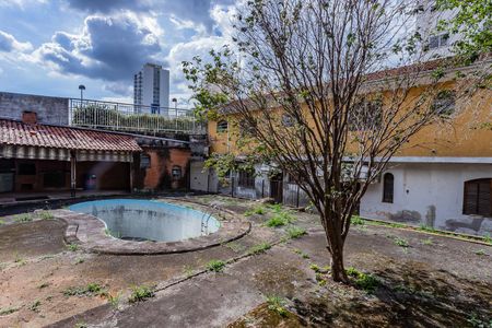 Casa para alugar com 500m², 10 quartos e 15 vagas Casa para alugar com 500m², 10 quartos e 15 vagasQuintal