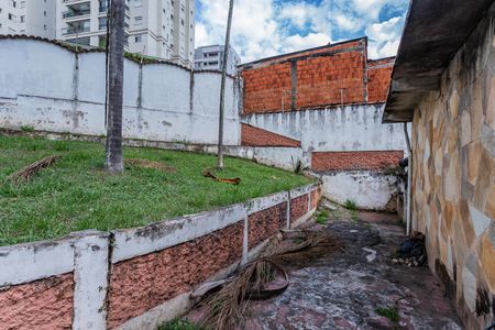 Casa para alugar com 500m², 10 quartos e 15 vagas Casa para alugar com 500m², 10 quartos e 15 vagasQuintal