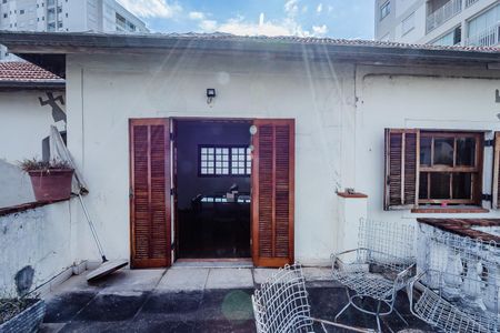 Casa para alugar com 500m², 10 quartos e 15 vagas Casa para alugar com 500m², 10 quartos e 15 vagasVaranda