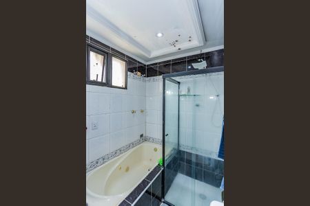 Casa para alugar com 500m², 10 quartos e 15 vagas Casa para alugar com 500m², 10 quartos e 15 vagasBanheiro suite 1