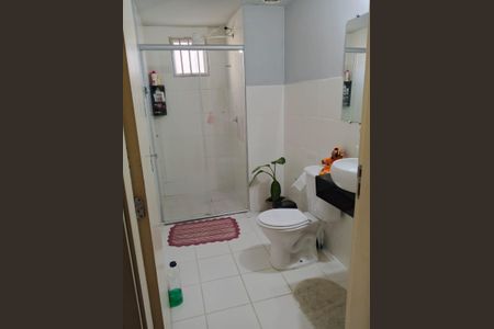 Banheiro  de apartamento à venda com 2 quartos, 47m² em Jardim das Bandeiras, Campinas