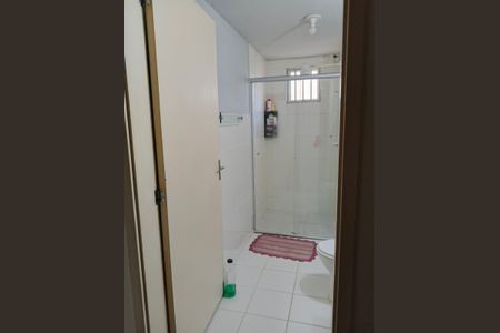 Banheiro  de apartamento à venda com 2 quartos, 47m² em Jardim das Bandeiras, Campinas