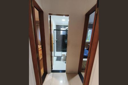 Corredor de apartamento à venda com 2 quartos, 60m² em Jardim Maristela, São Paulo