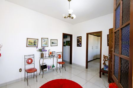 Casa à venda com 4 quartos, 300m² em Vila Ermelinda, Belo Horizonte