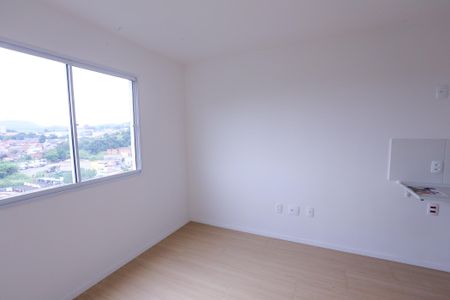 Sala de kitnet/studio para alugar com 1 quarto, 18m² em Jardim Jaragua (sao Domingos), São Paulo