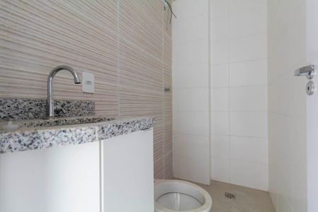 Banheiro de apartamento à venda com 2 quartos, 36m² em Vila Carrão, São Paulo