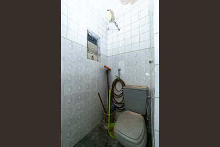Apartamento à venda com 140m², 2 quartos e 1 vaga Apartamento à venda com 140m², 2 quartos e 1 vagaBanheiro de serviço