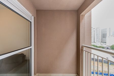 Varanda de apartamento para alugar com 2 quartos, 34m² em Parque Industrial Tomas Edson, São Paulo