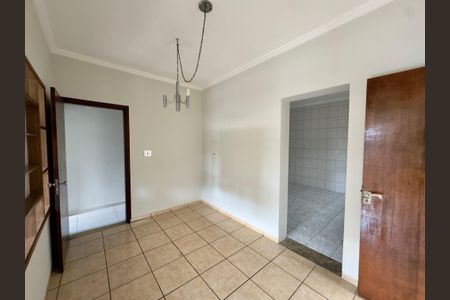 Casa à venda com 176m², 3 quartos e 3 vagas Casa à venda com 176m², 3 quartos e 3 vagasSala de Jantar